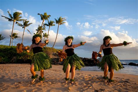 Hawaiian Dance Name: Exploring the Enigma of Its Cultural Context and Symbolic Essence